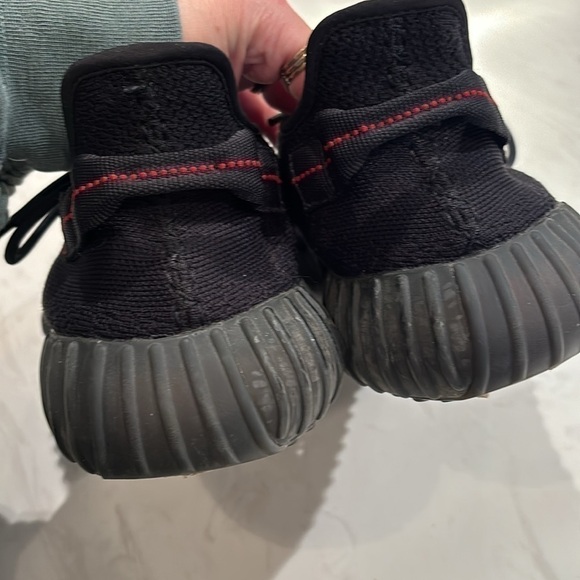 Adidas Yeezy 350 V2 Bred Boost - Picture 6 of 9
